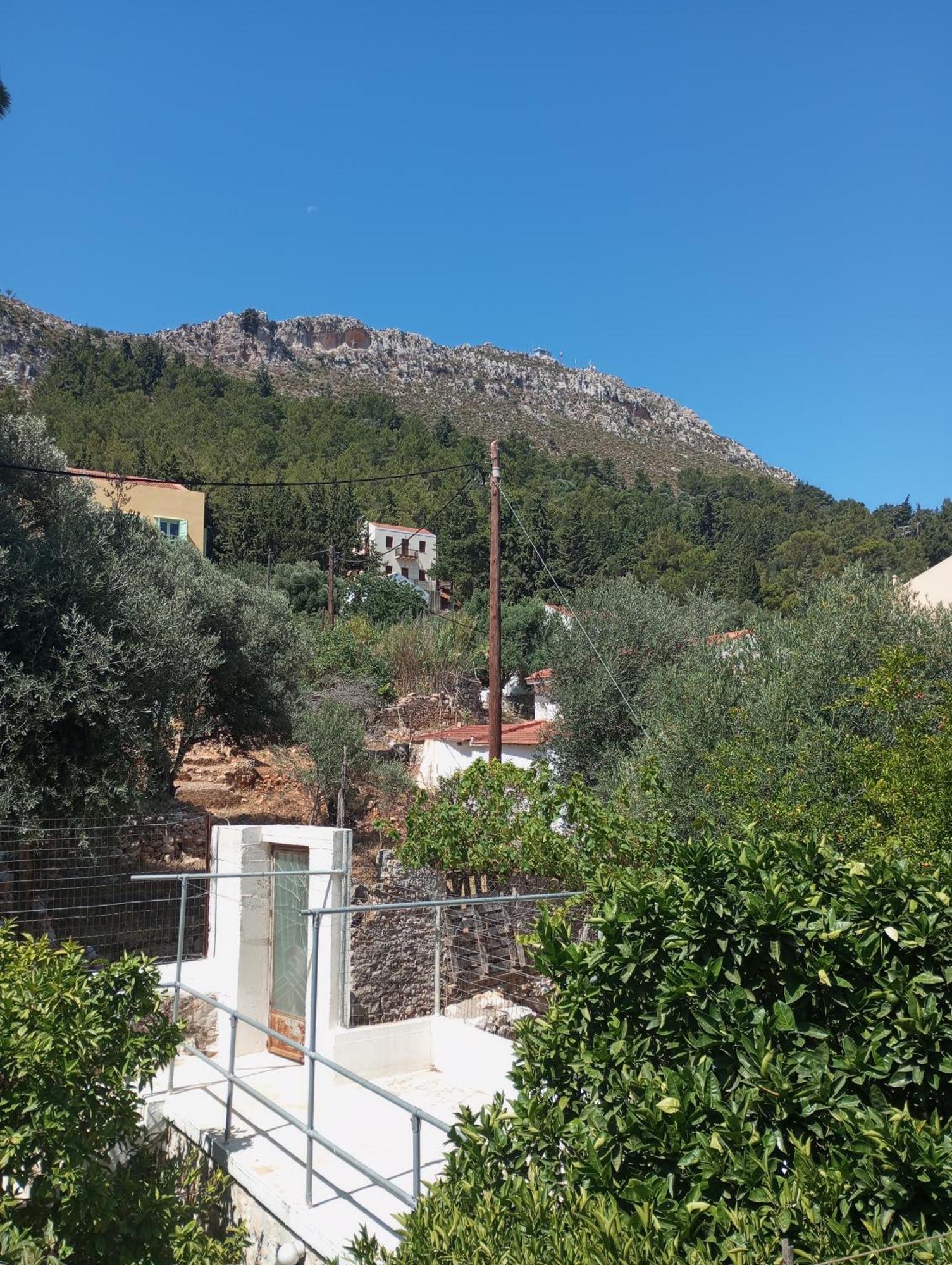 Paradisos Kastellorizou * Meyísti