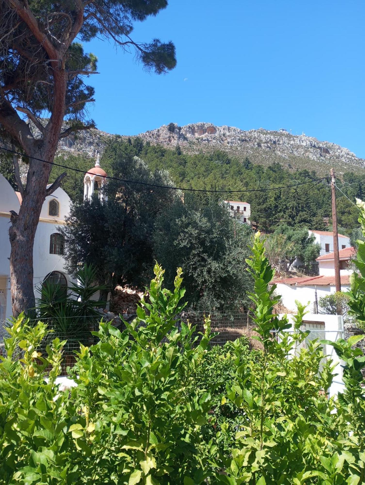 Paradisos Kastellorizou Apartment Meyísti